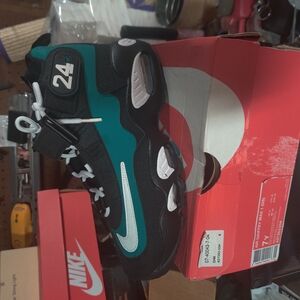 Nike Black and Green Sneakers High-Top Design